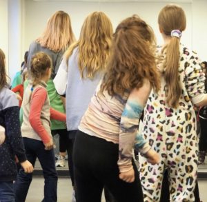 Wenn du lauf deinem Kindergeburtstag lieber tanzen möchtest, dann geht das klar!