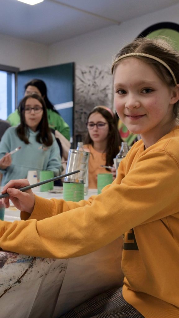 Kinder im Alter von sechs bis zwölft können kostenlos das Kinderatelier nutzen