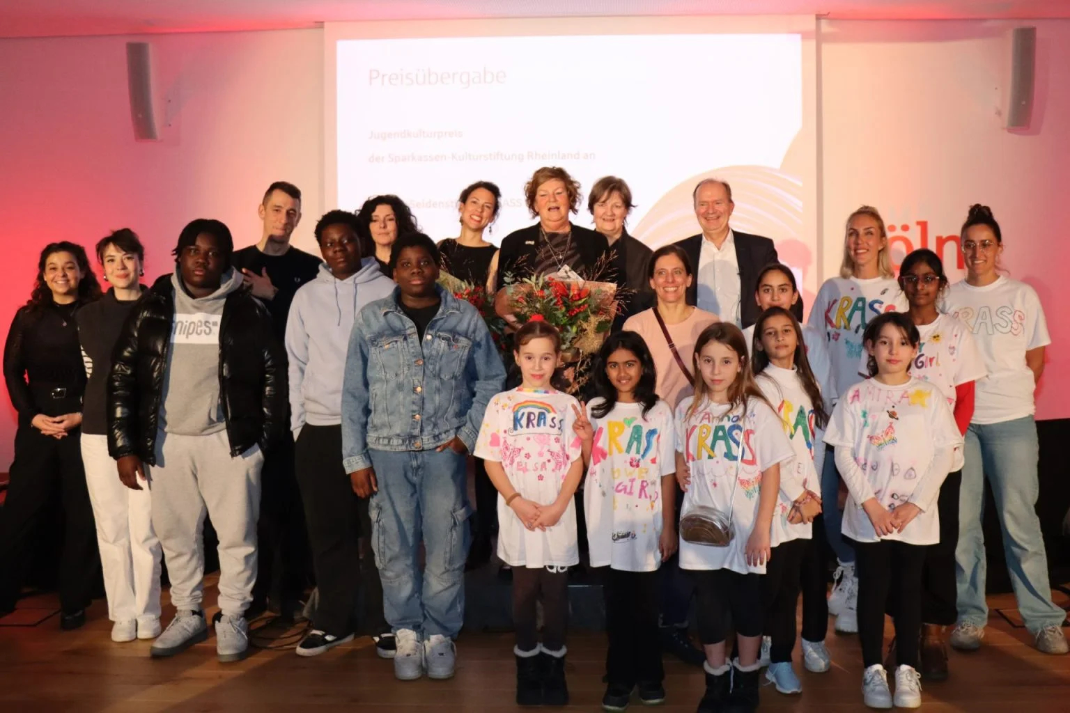 KRASS e.V. aus Düsseldorf erhält den Jugendkulturpreis. Unsere krassen Kids waren bei der Preisverleihung dabei.