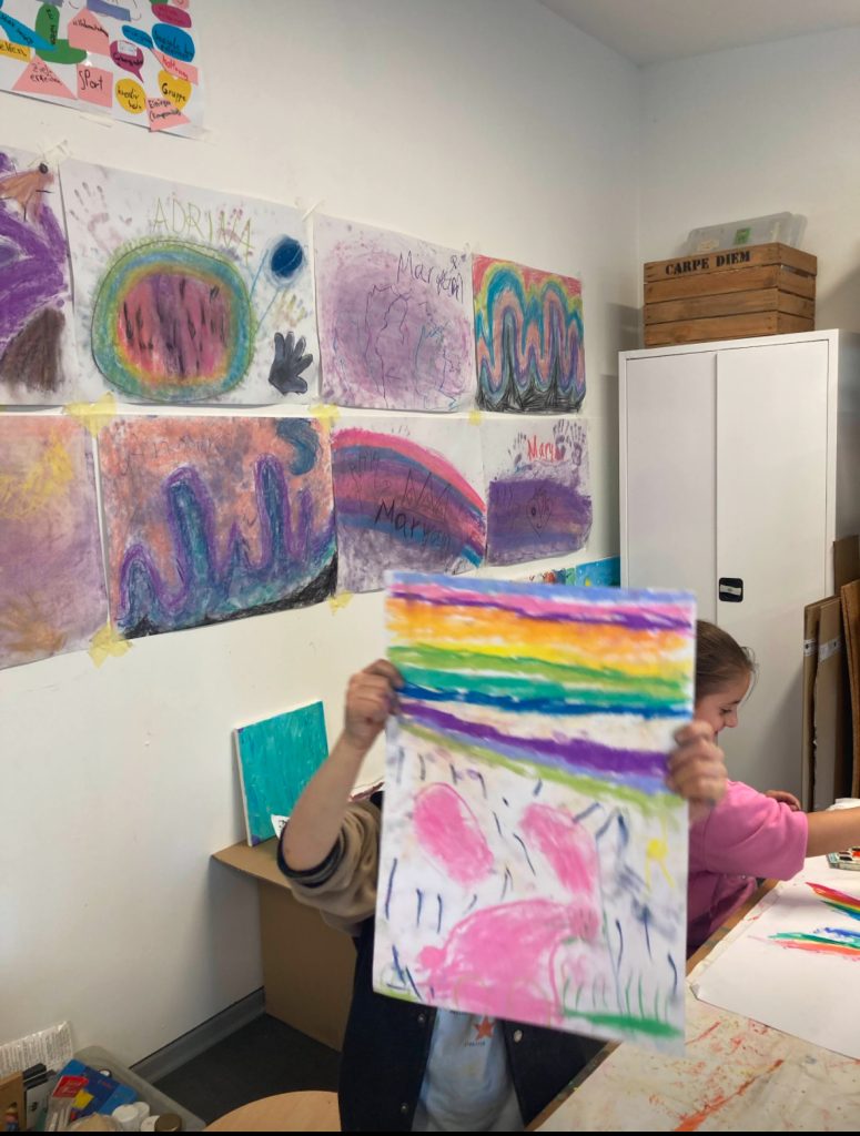 Alle Kunstwerke dürfen nach dem Kindergeburtstag mit nach Hause genommen werden.