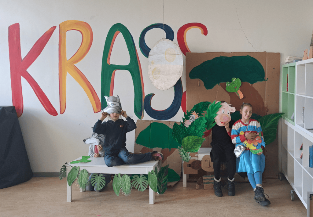 Theaterclub für Kinder in Düsseldorf-Eller: Kinder spielen Theater