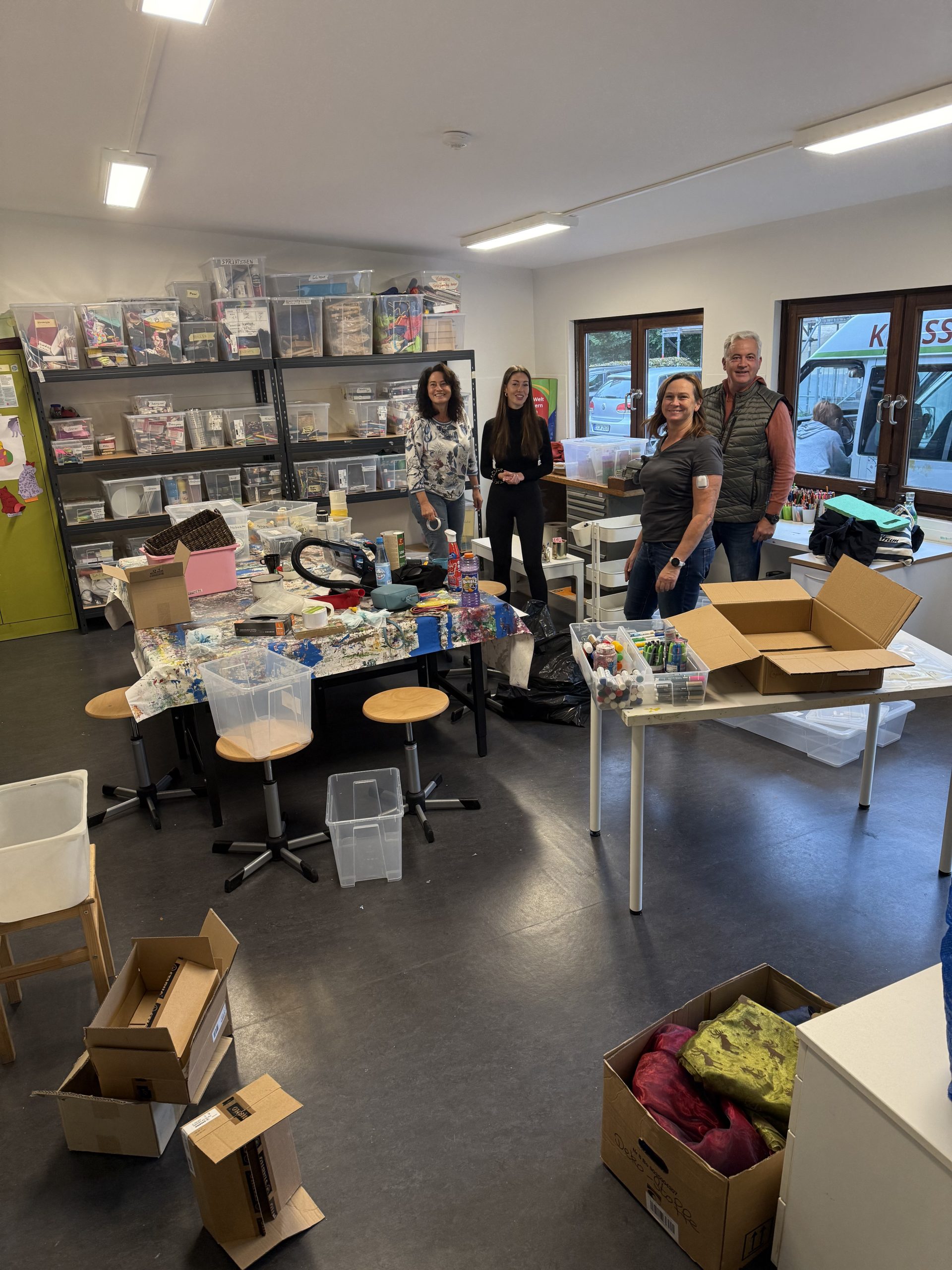 Ein Social Day macht Spaß! Das Team der Merkur Bank war mit großer Freude bei der Sache