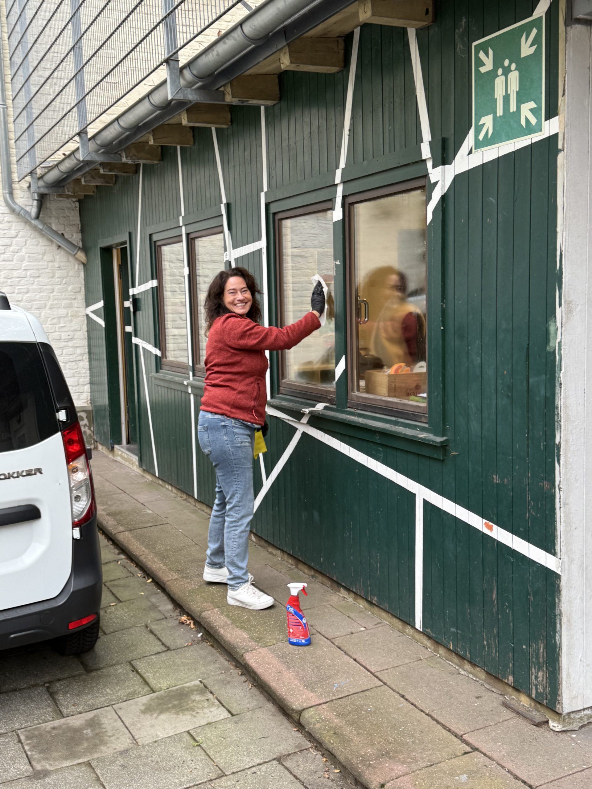 Für nichts war sich das Team der Merkur Bank am Social Day zu schade